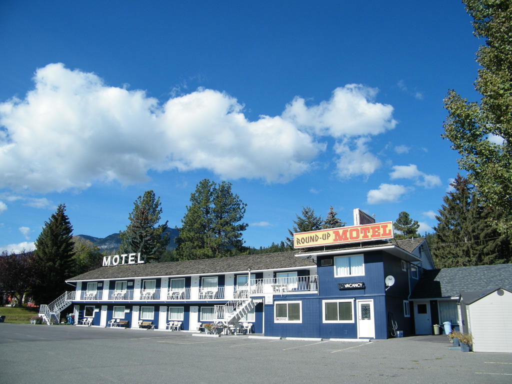 Round-Up Motel Clinton Exterior photo